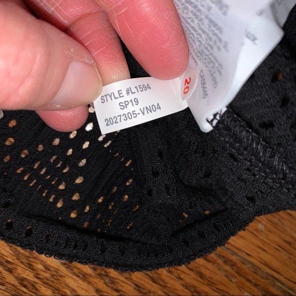 Madewell Black Modern Tie-Front Tee in Geo-Eyelet size Medium - Picture 9 of 11